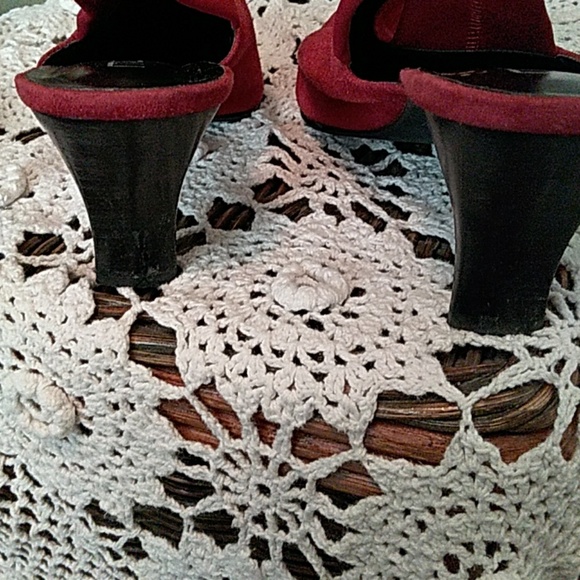 Red suede heels - Picture 3 of 4